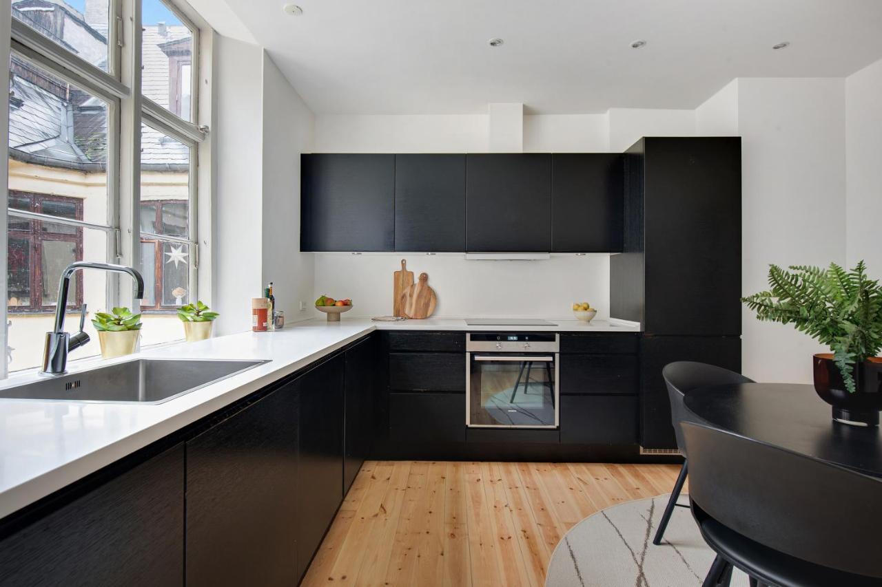 Sanders Square - Spacious Six-Bedroom Apartment Near Amalienborg Kopenhagen Bagian luar foto