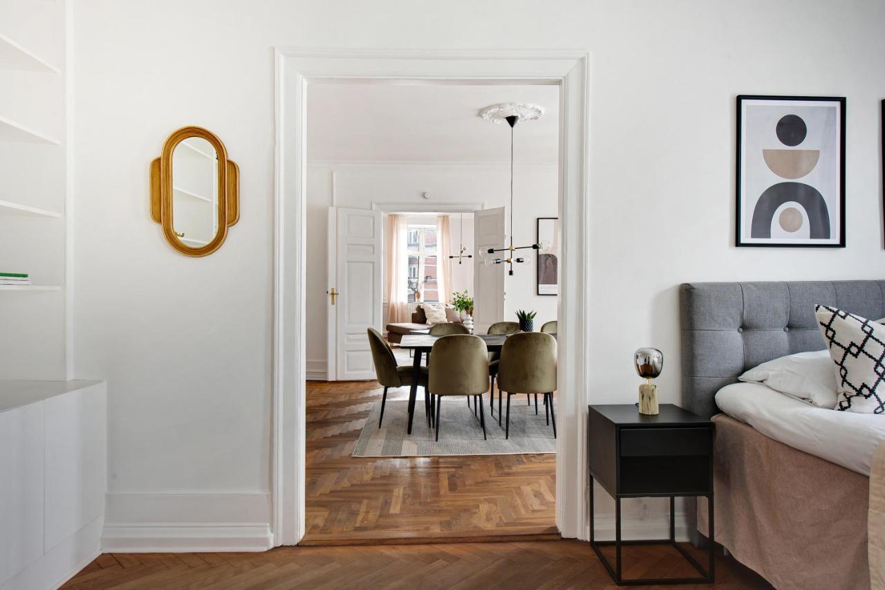 Sanders Square - Spacious Six-Bedroom Apartment Near Amalienborg Kopenhagen Bagian luar foto