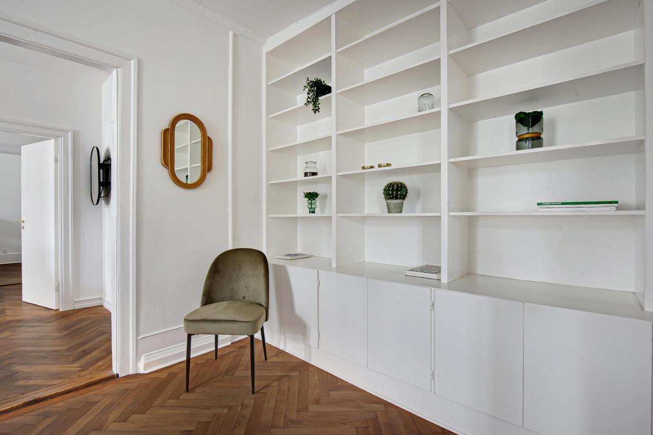 Sanders Square - Spacious Six-Bedroom Apartment Near Amalienborg Kopenhagen Bagian luar foto